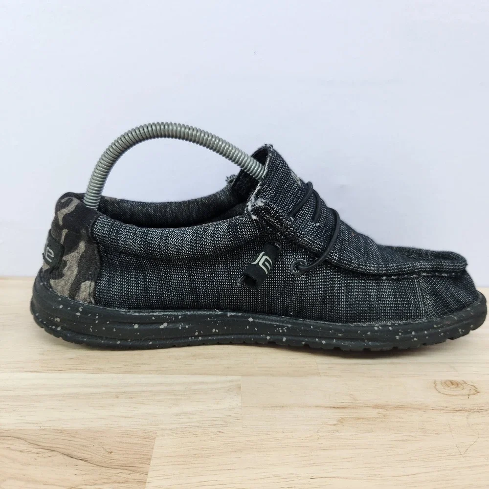 Hey Dude Wally Stretch Midnight Bunker Mens Shoes Size 8 Black Camo